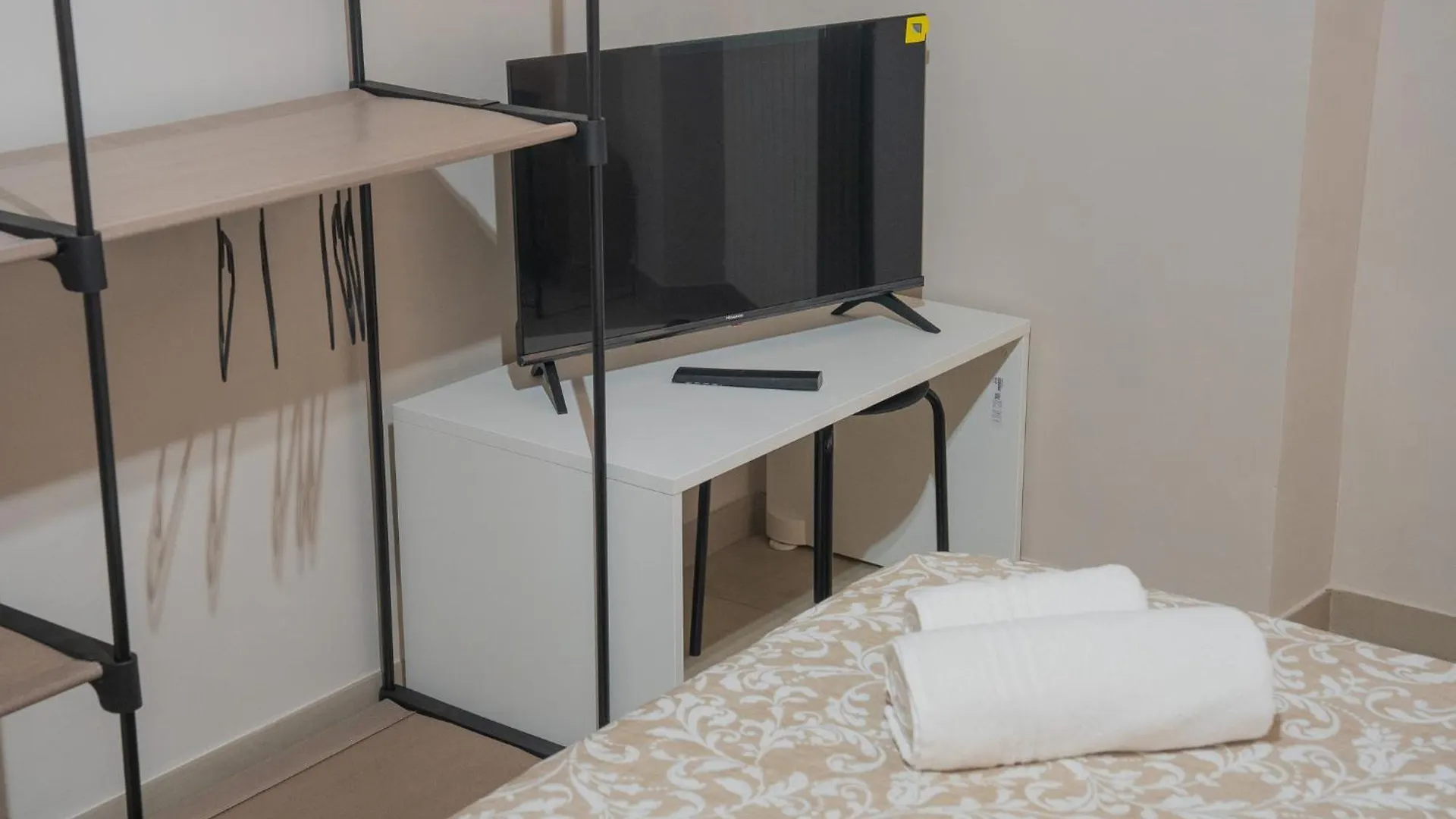 Sweet 3 Bedr Apt - 3 Stops From Piramide 0*, Rome Italy