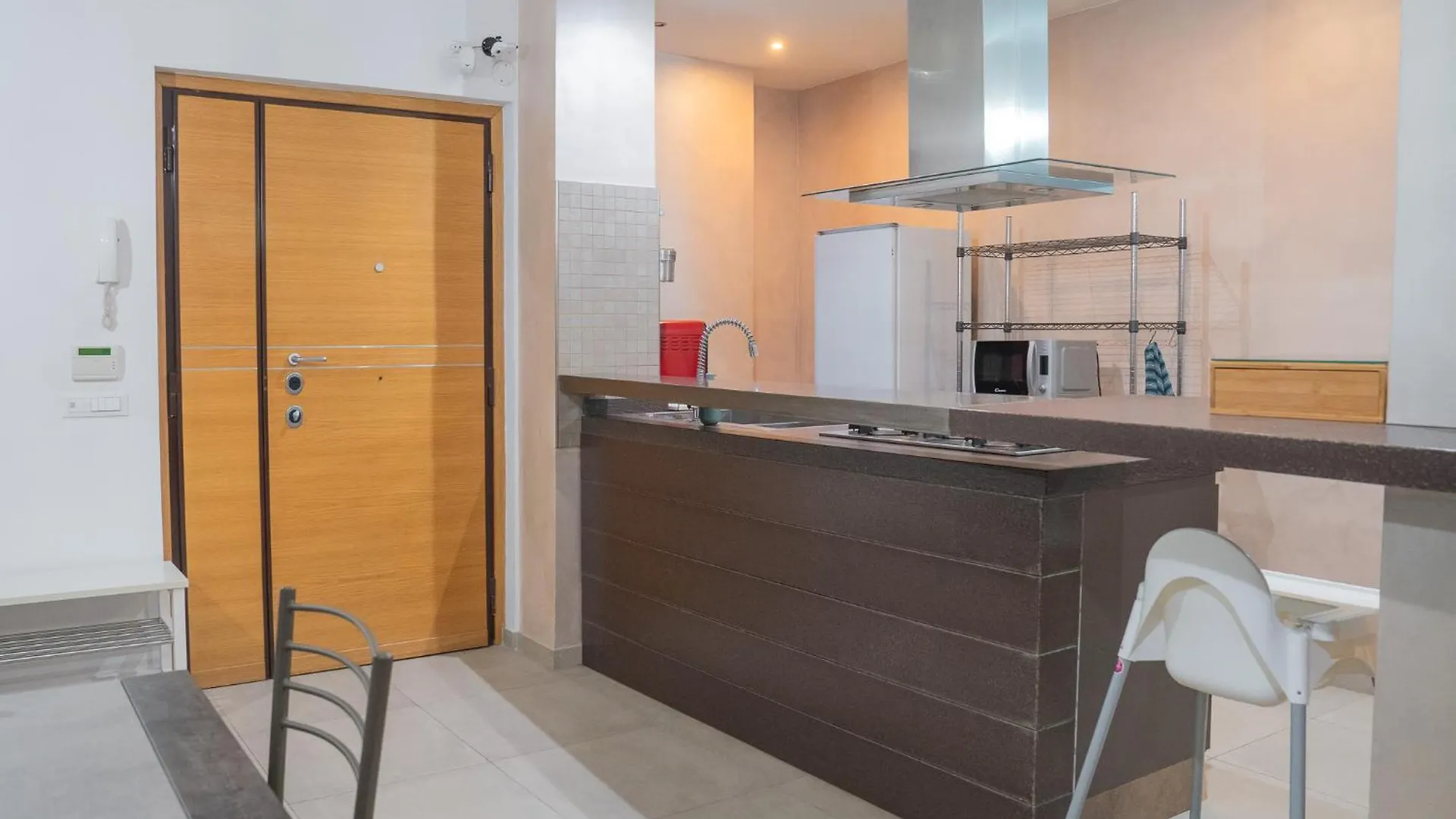 Sweet 3 Bedr Apt - 3 Stops From Piramide Apartment Rome