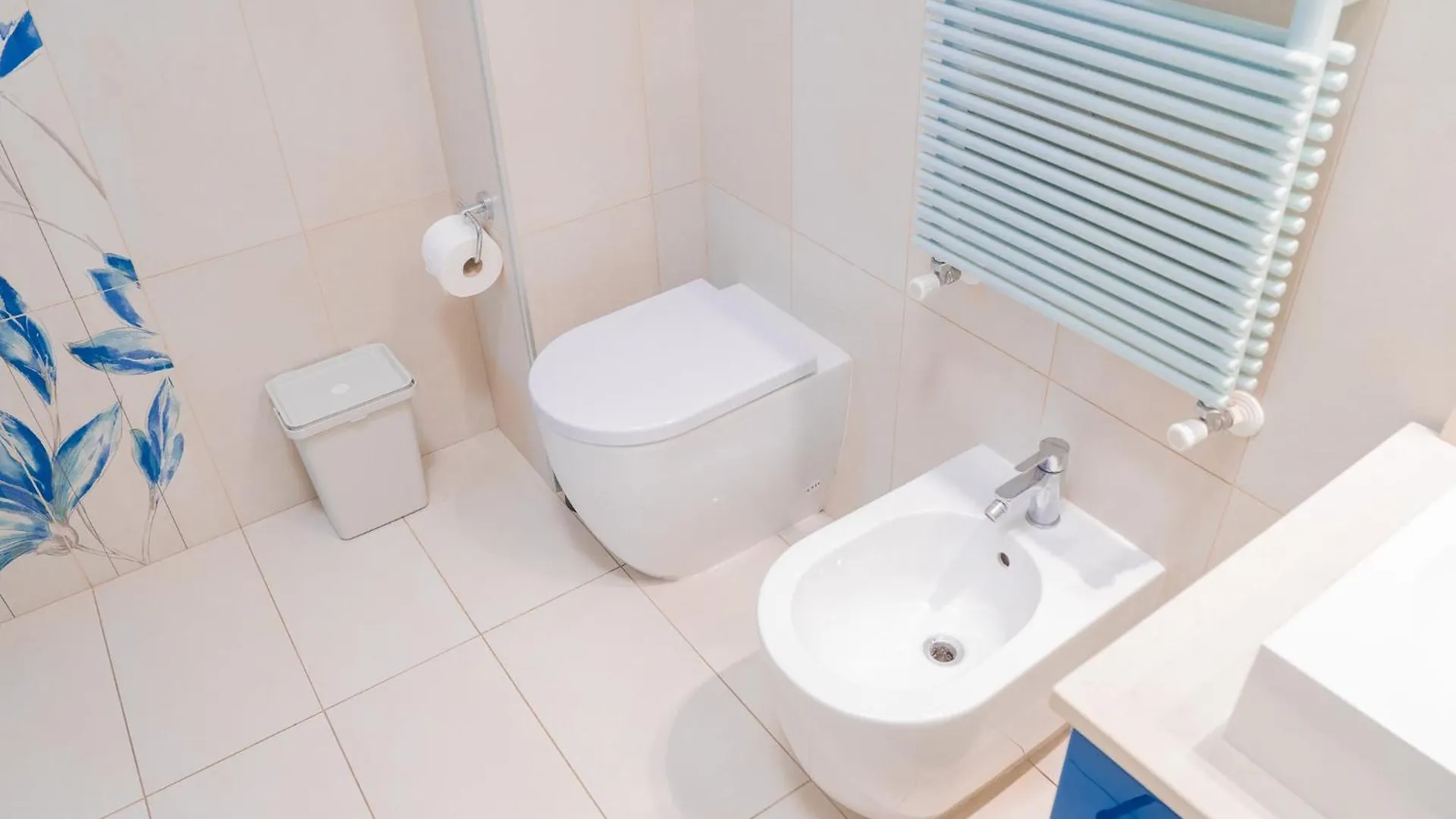 Apartment Sweet 3 Bedr Apt - 3 Stops From Piramide Italy