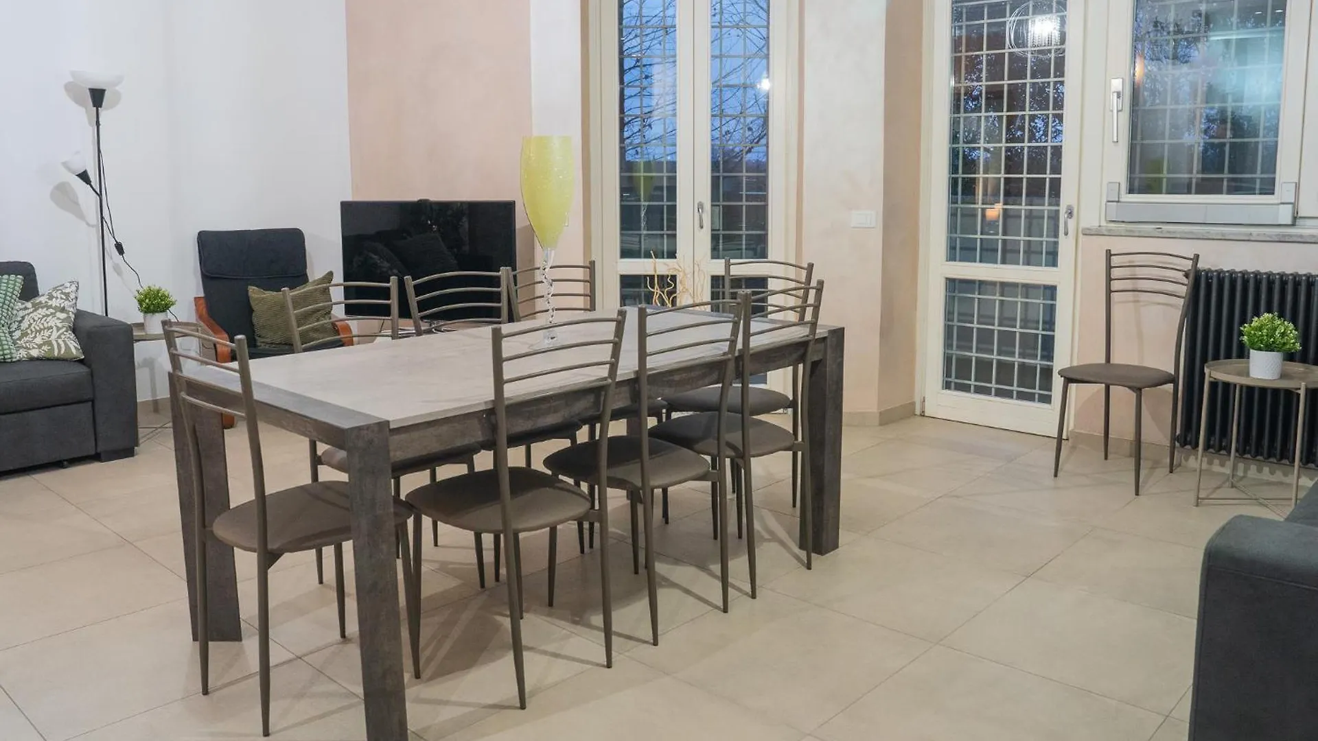 Sweet 3 Bedr Apt - 3 Stops From Piramide Apartment