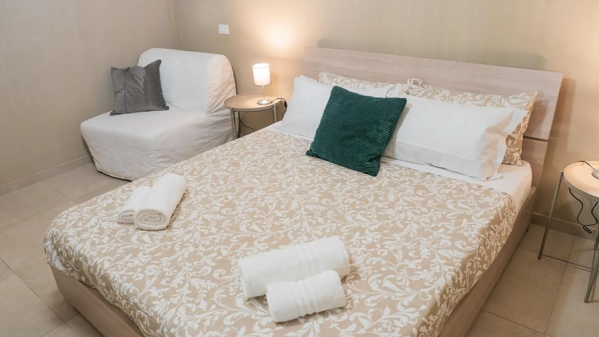 Apartment Sweet 3 Bedr Apt - 3 Stops From Piramide