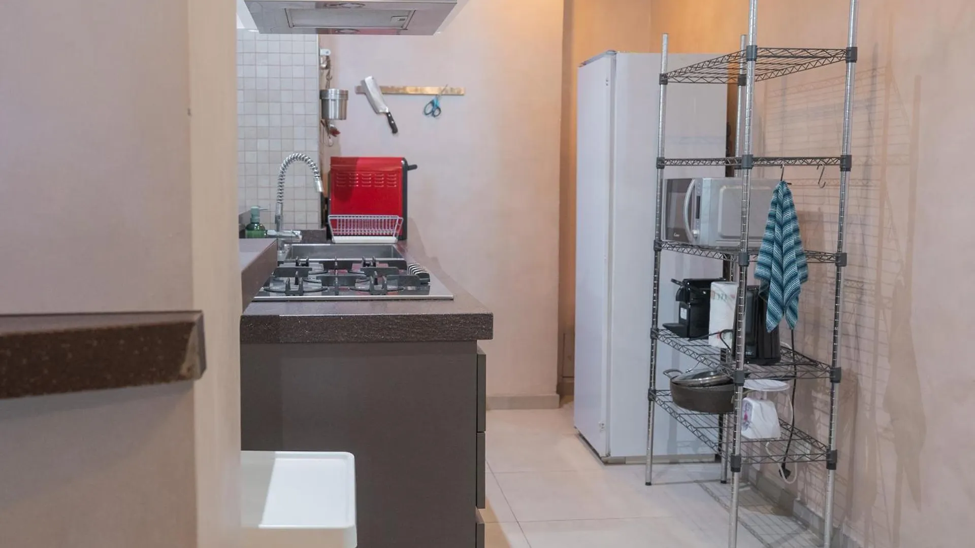 Sweet 3 Bedr Apt - 3 Stops From Piramide Daire